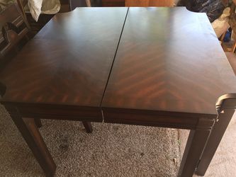 Extendable kitchen table w/4 chairs