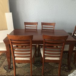 Table Set With Chairs 