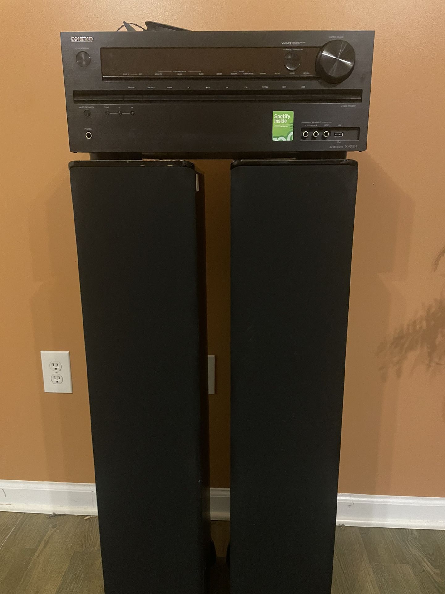 Floor Standing Speakers And Reciever