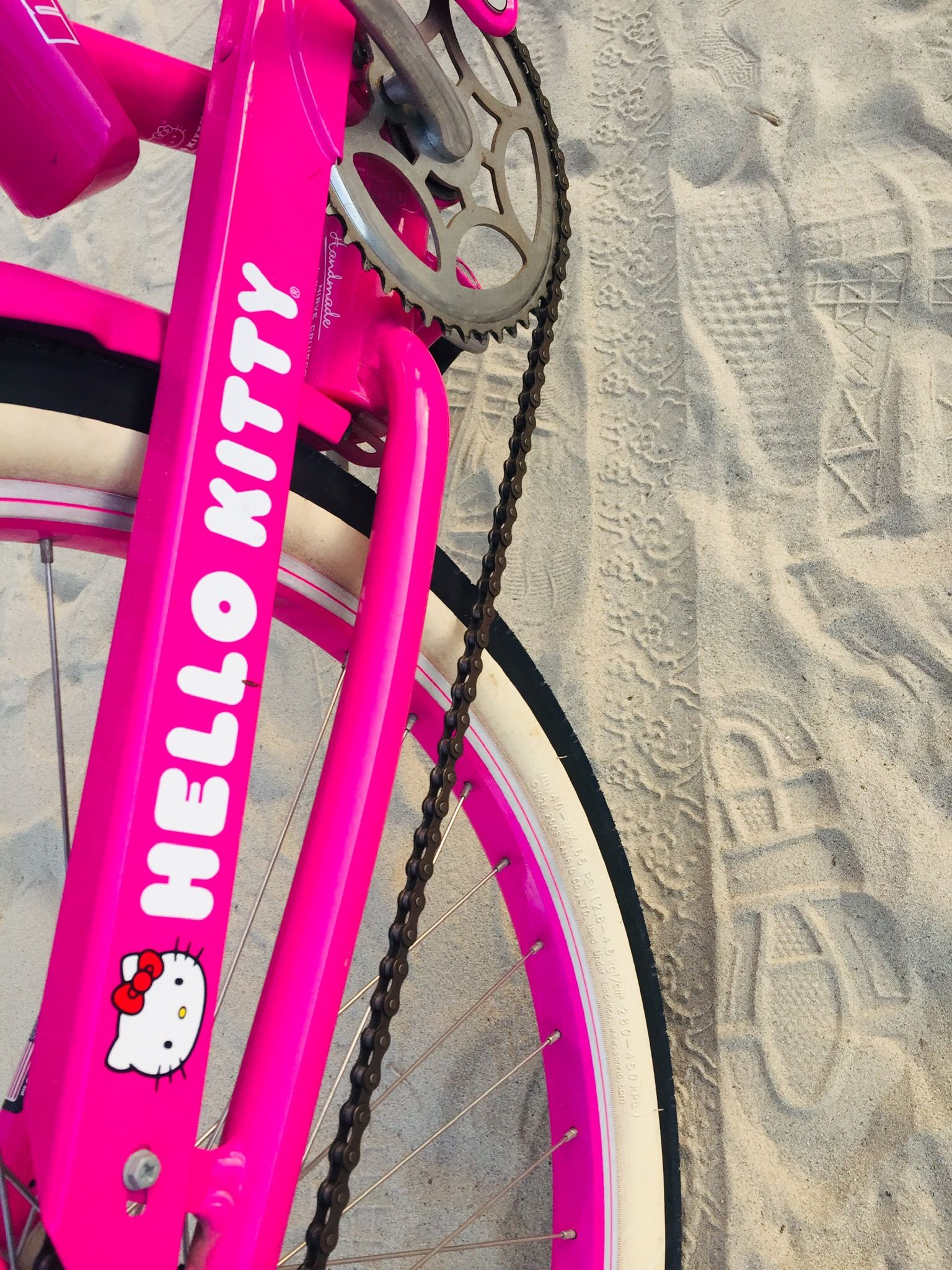 Hello kitty bike 18 inch hot sale