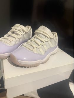 Jordan 11 violet