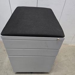 Solid Metal File Cabinet On Casters No Key