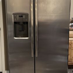 GE Refrigerator 