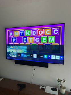 75 inch Samsung TV with mount