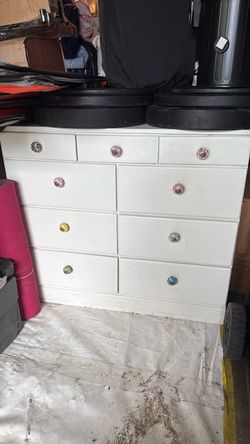 Free Kids dresser