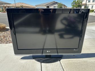 ***LG 32” 1080p TV***