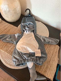 Baby Shark Costume Size 6-12 months ✨new✨