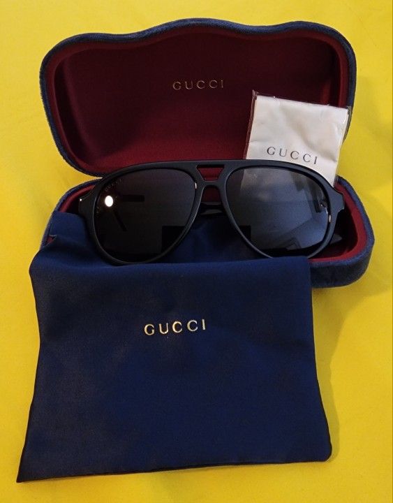 GUCCI SUNGLASSES