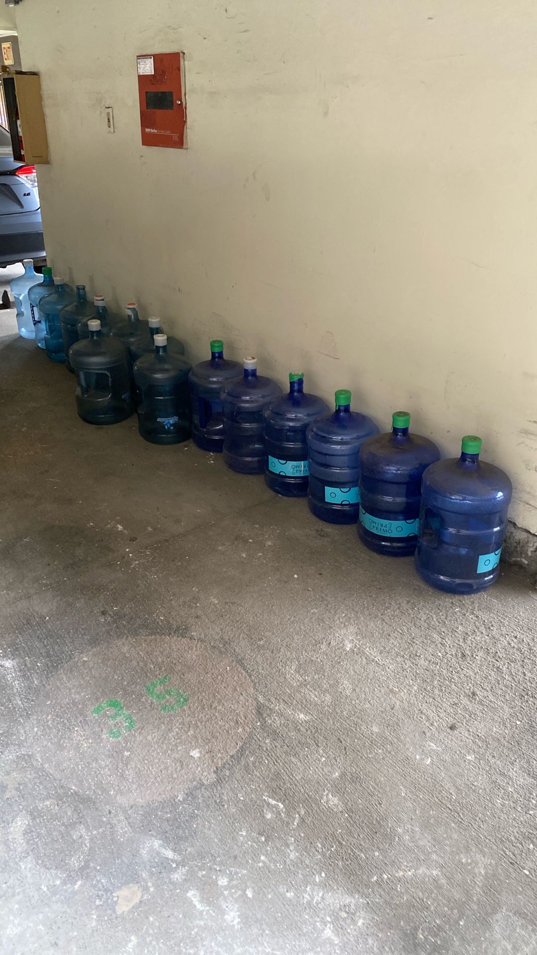 Free Botes De Agua Nuevos Súper Limpios.