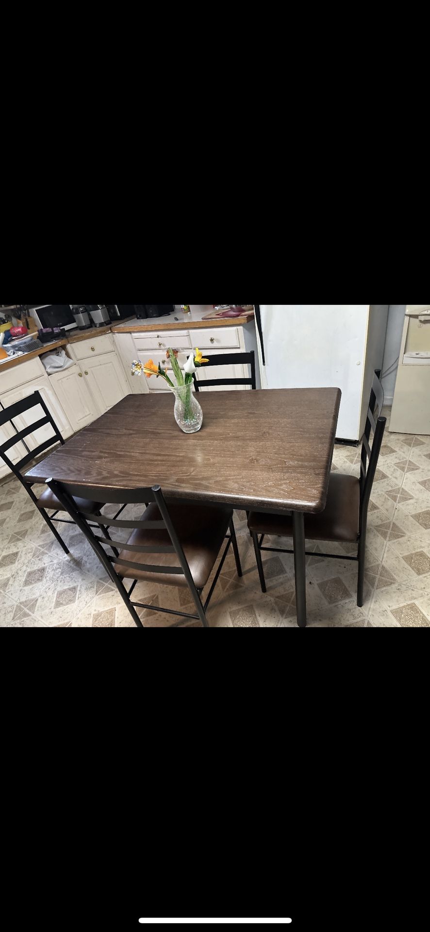 Table With 3 Chairs