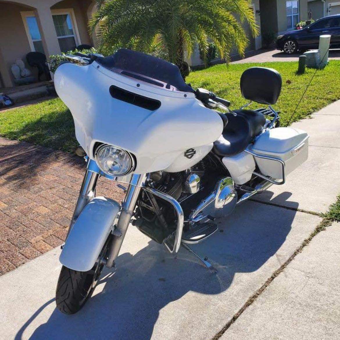 2016 Harley Davidson (contact info removed)603424