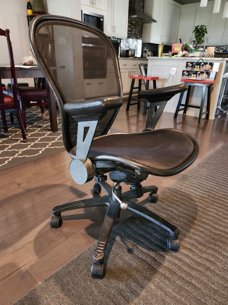 Large Office Chair Not Herman Miller Aeron.... This Is Office Depot Desk Chair