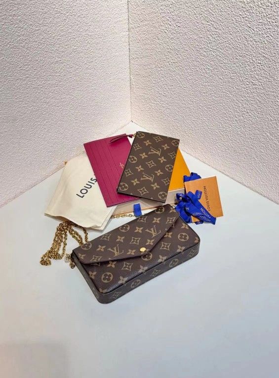 Lv chain bag