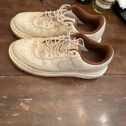 Nike Air Force Beige