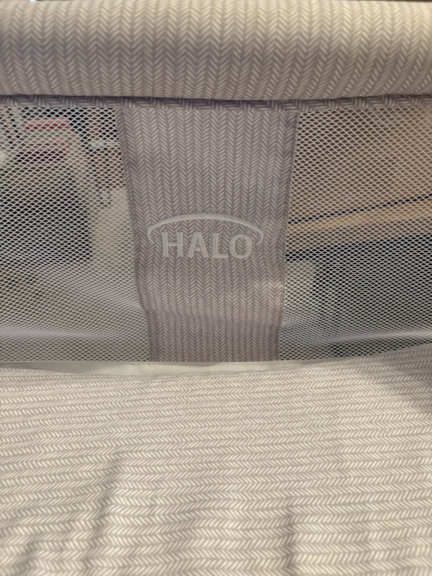 HALO BassiNest 360° premiere Swivel Sleeper Crib