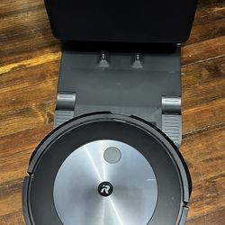 iRobot Vacuum J7+