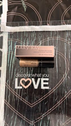 Mary Kay NouriShine Plus Lip Gloss