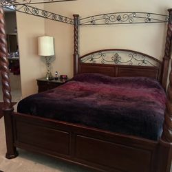 Beautiful King Bedroom Set, Bed, Mattress, Box, Two End Tables, Armour For TV, And Chest