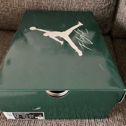 AIR JORDAN 4 RETRO
