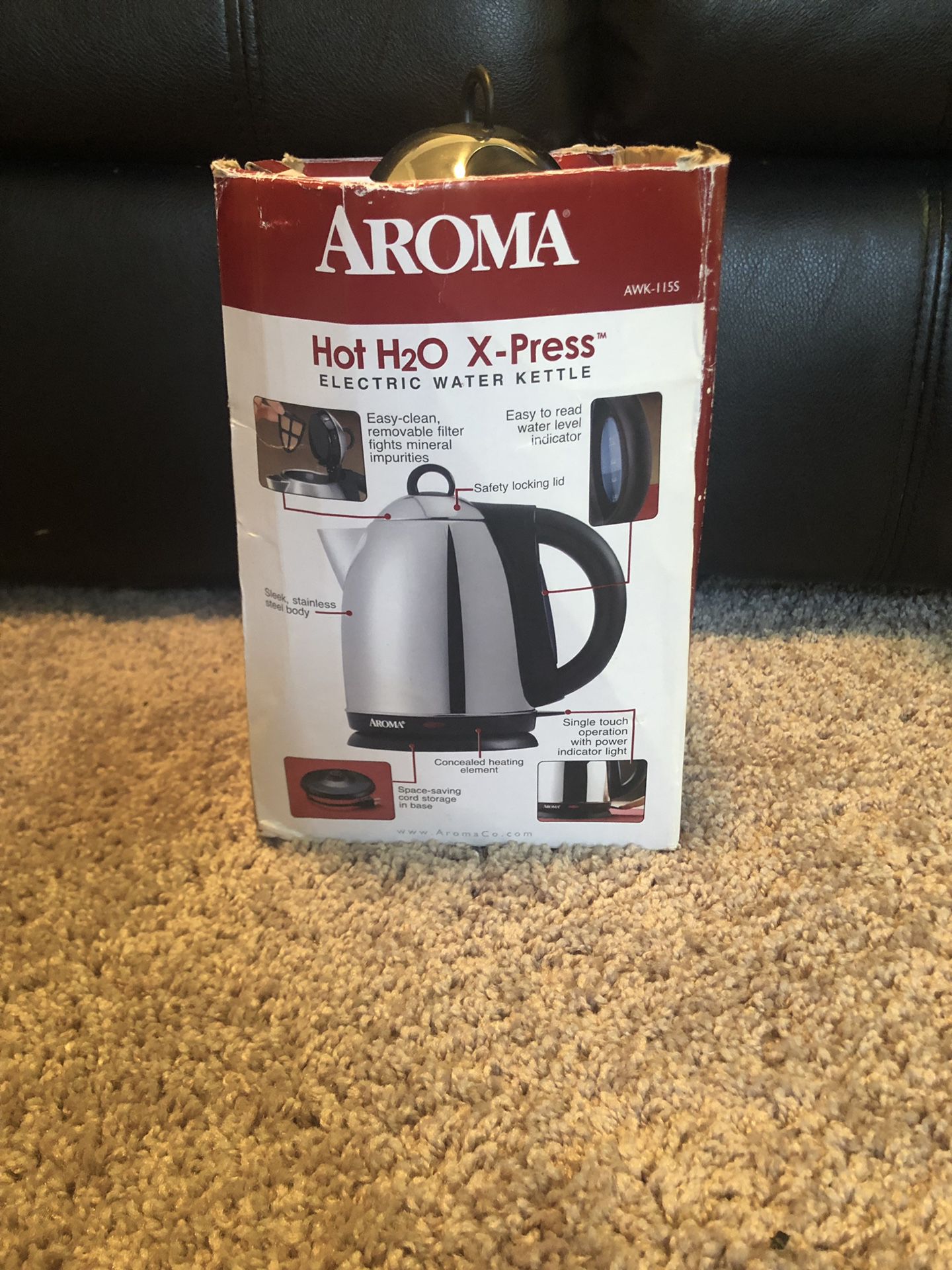 AROMA hot h20 X- press electric water kettle 1.5L color silver if you go buy in store you would find it for 40 dollars