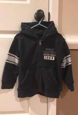 Warm zip up hoodie + t shirt