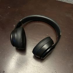 Beats Solo 4 Matte Black