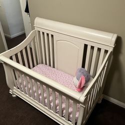 Baby Crib & Dresser Changing Table