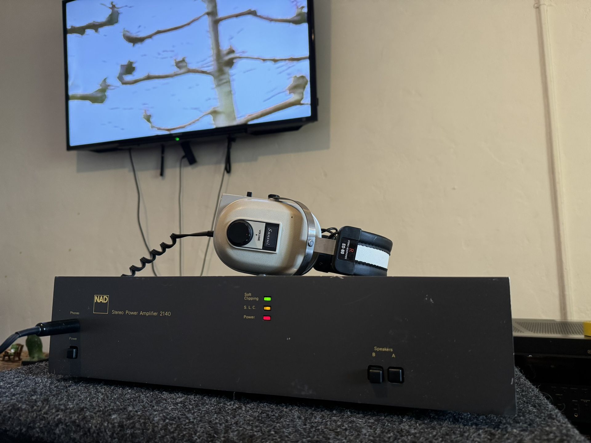 NAD 2140 Stereo Power Amplifier 300 Watts