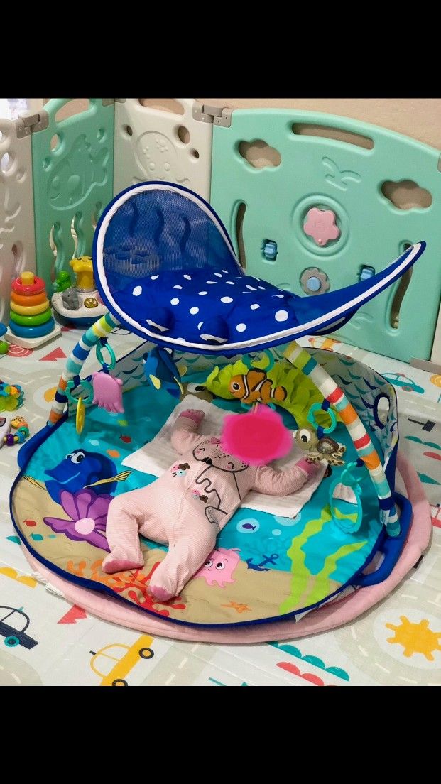 Disney Baby Finding Nemo Mr. Ray Ocean Lights & Music Activity Play Gym