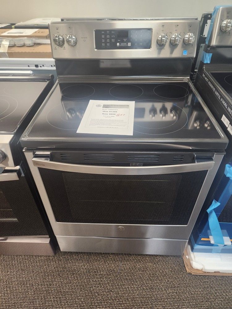 Profile 30 in. 5 Burner Element Free- Standing Electric Convection Range in Fingerprint Resistant Stailess w Air Fry