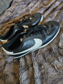 Classic NIKE Cortez black leather  women's