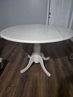 Dinning pedestal table