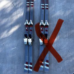 Skis ⛷️ 175cm