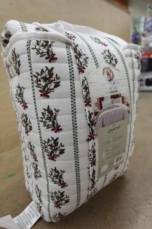 My Texas House Missie 3-Piece Mistletoe Quilt Set (King)