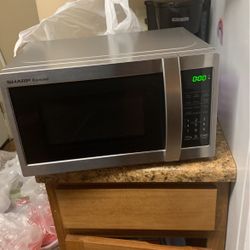 Used Hamilton Beach Microwave Comes With Box And Plate