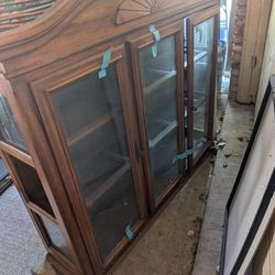 Free China Cabinet 