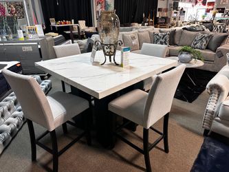 Stunning marble dining set! 📲🚨 Easy Financing!