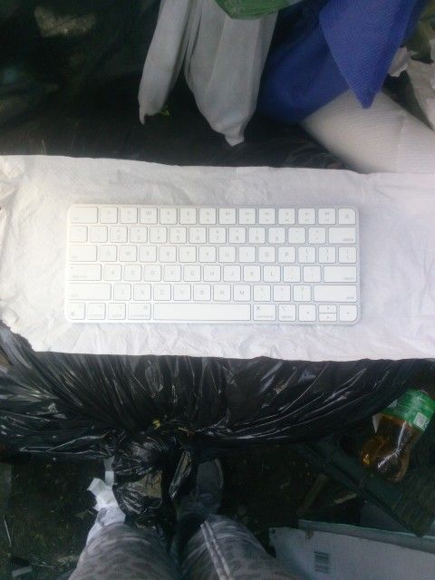 Apple Magic Keyboard Model A2450