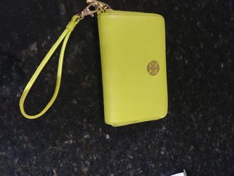 Tory burch wallet *very clean*