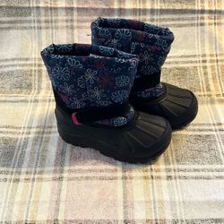 Snow Boots Size/ 9 Toddler 
