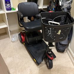 Pride Mobility Go-Go 3-Wheel Scooter – Great Condition (Basket + Charger)