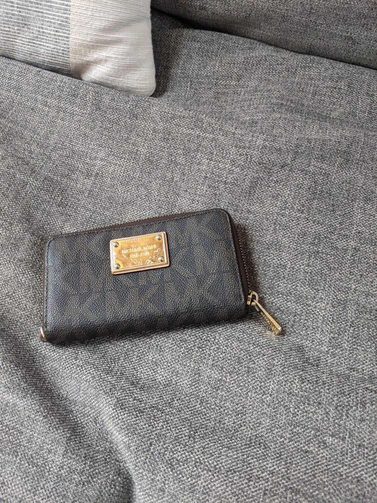 Michael Kors Wristlet