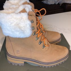 TIMBERLAND COURMAYEUR VALLEY 6-INCH WATERPROOF FAUX-FUR BOOT Warmlined Medium Brown Nubuck