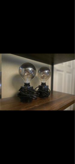 2 Malnart Mark Frost Table lamps with bulbs
