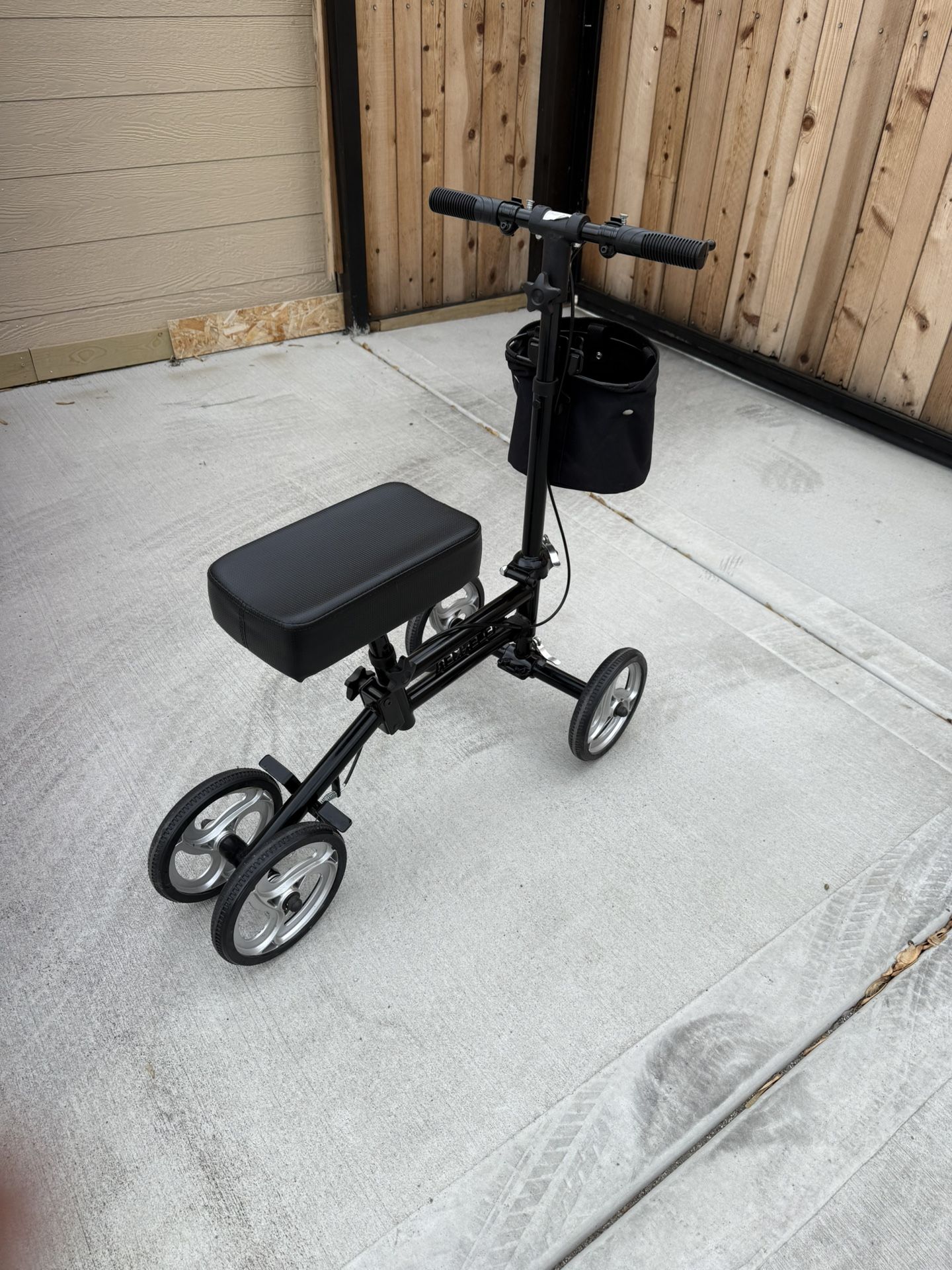 ELENKER Leg Scooter