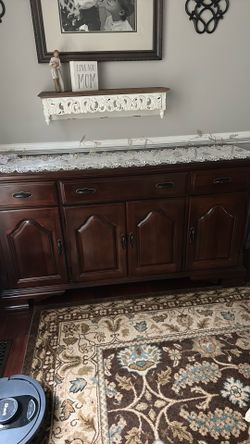 Basset Buffet/ Server