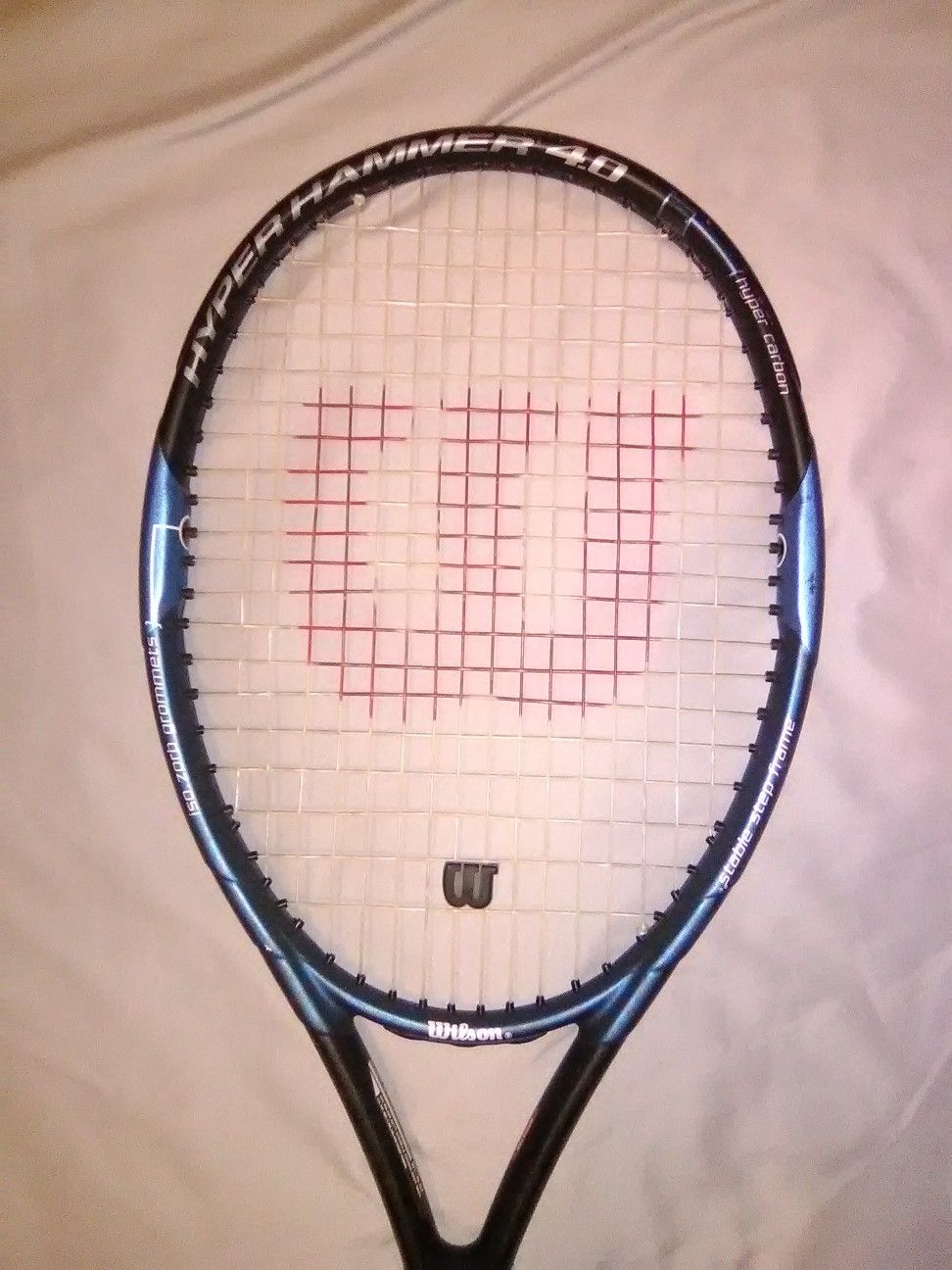 Wilson tennis racket. CARBON FIBER. Raquet + TENNIS BALLS