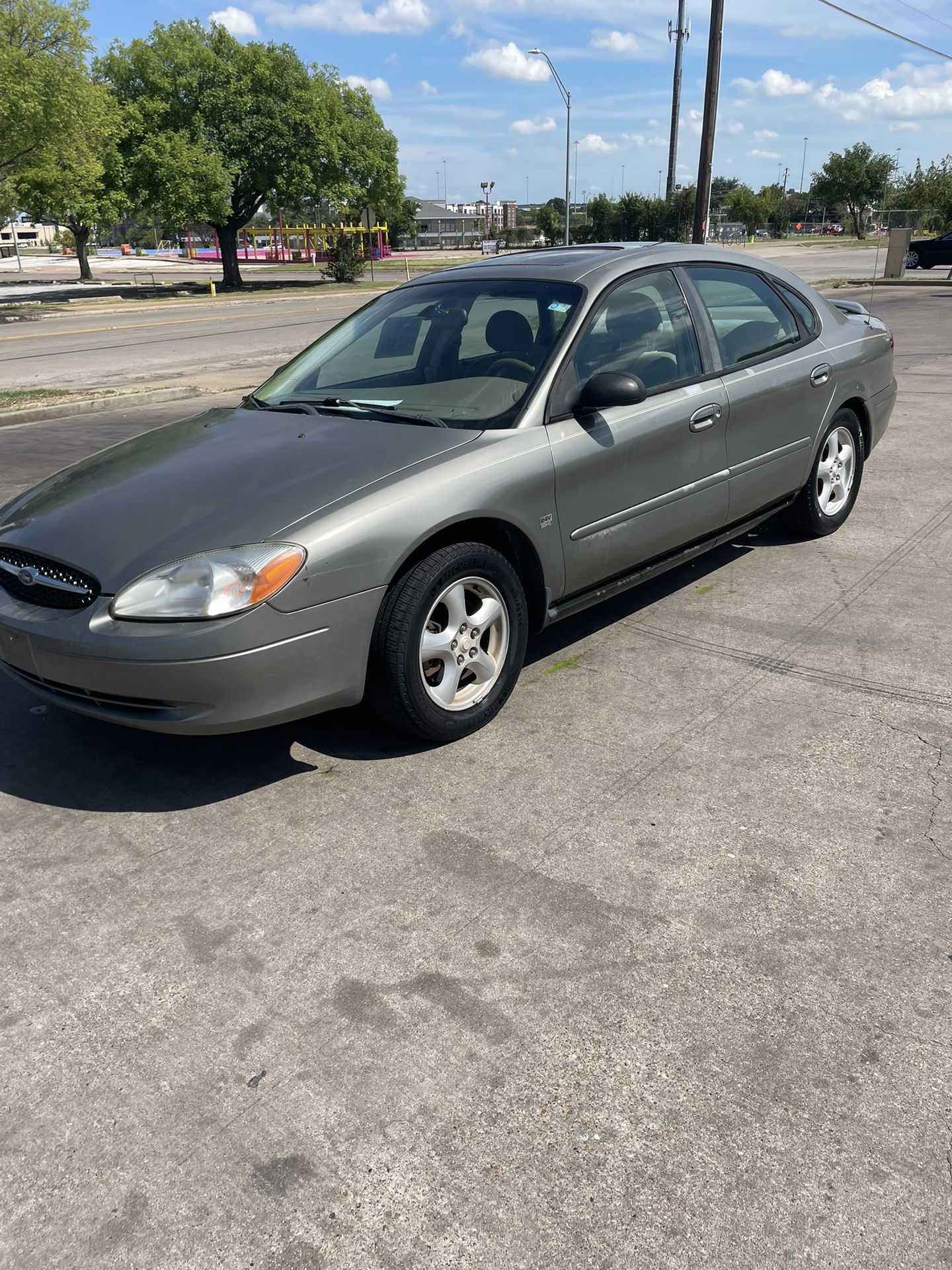 2003 Ford Taurus