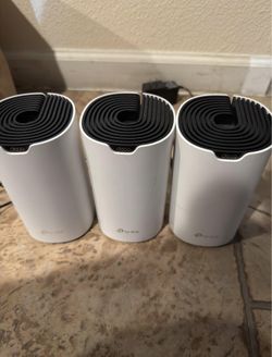 Wifi router deco f4(ac1200). 3 towers