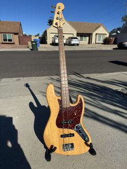 Fender Jazz Bass – Made in Mexico – Natural Finish
